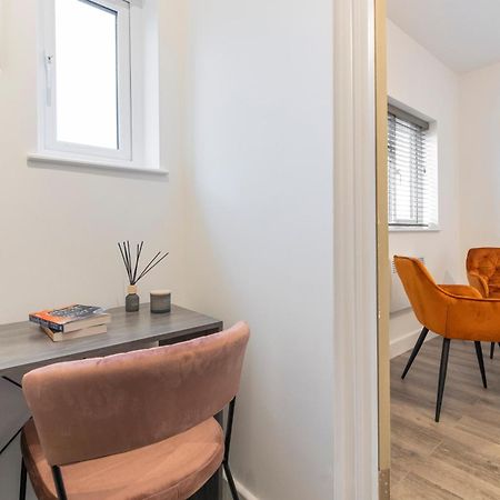 Beautiful-Cosy-King Sized Bed Flat 3 Min Walk To Tube Station Leilighet London Eksteriør bilde